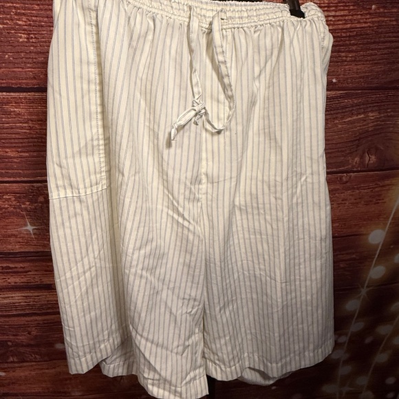 Five Item Bundle. Hand made in Hue, Vietnam. Size 22-24. - Picture 10 of 11